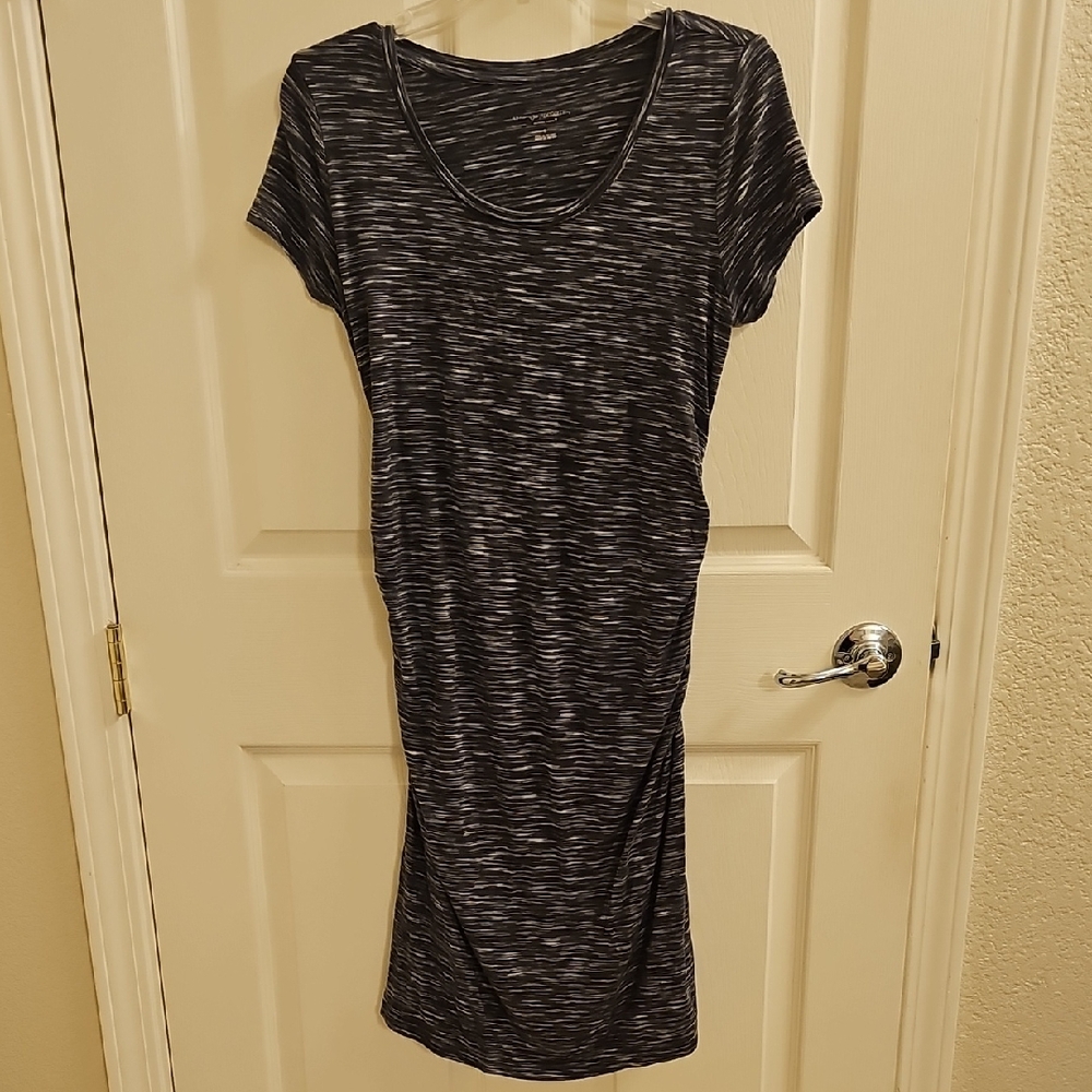 Liz Lange Maternity Dress - Adorable